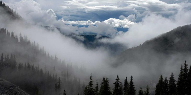 精密加工与CNC加工车间的绿色革命：定制化降噪、粉尘治理与切削液管理策略